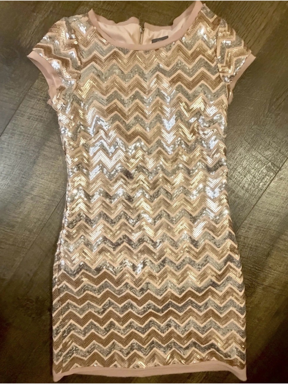 Vince Camuto Sequin Chevron Cocktail Party Dress Size 4 Rose Gold Blush Mini